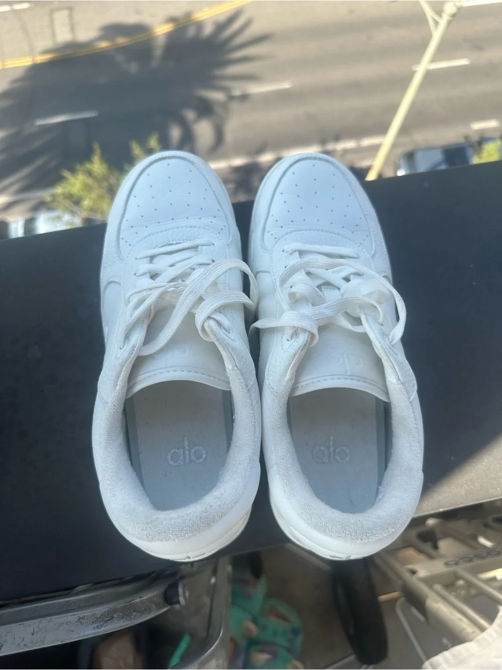 ALO Yoga White Recovery Sneakers | Size 9W